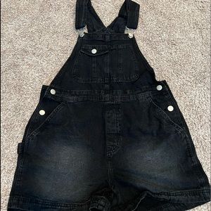 Overall shorts